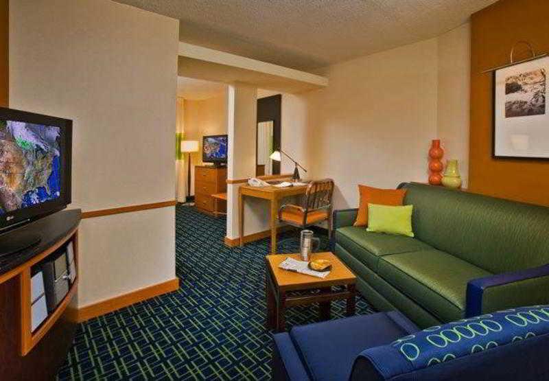 Fairfield Inn And Suites Flint Fenton Exterior photo