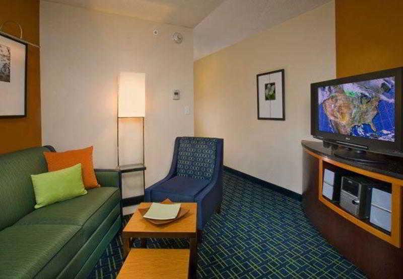 Fairfield Inn And Suites Flint Fenton Exterior photo